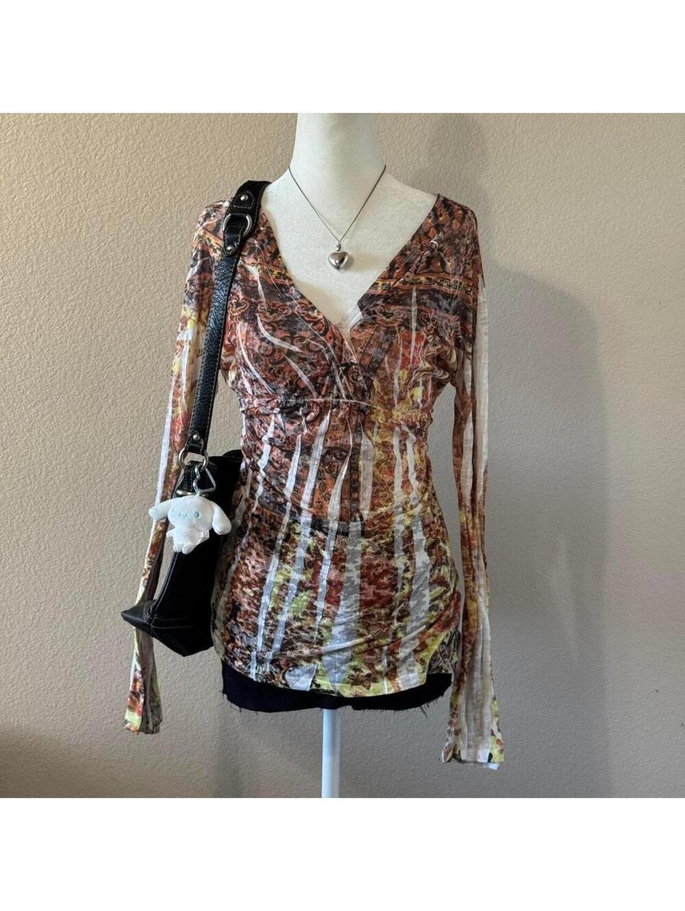 ੈ✩‧₊˚y2k v neck babydoll multicolor w/ abstract print